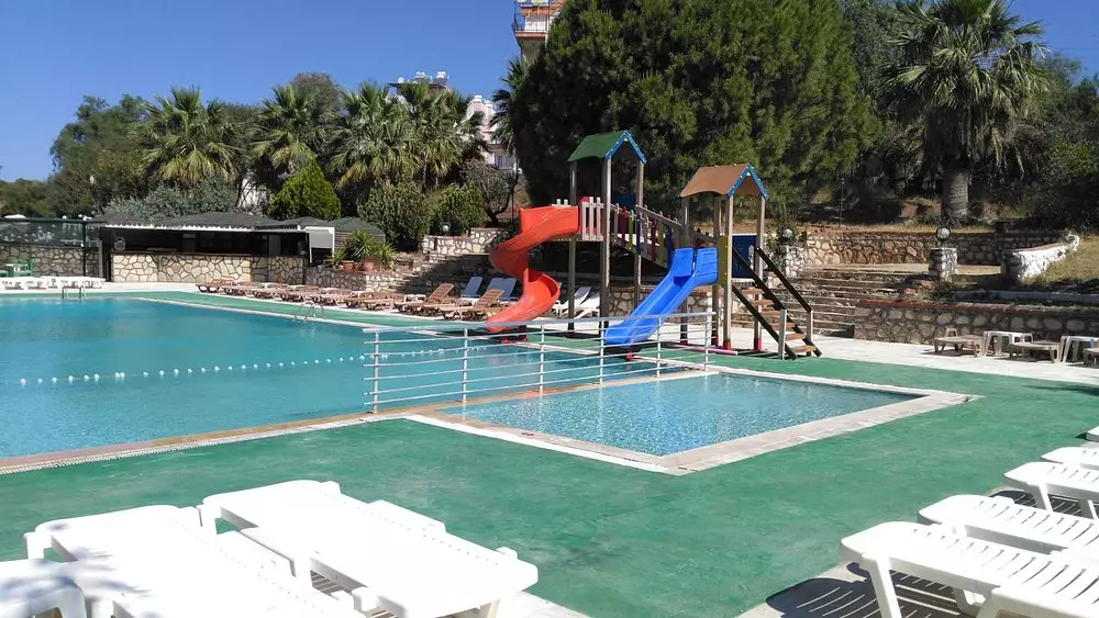 استخر First Class Hotel Didim